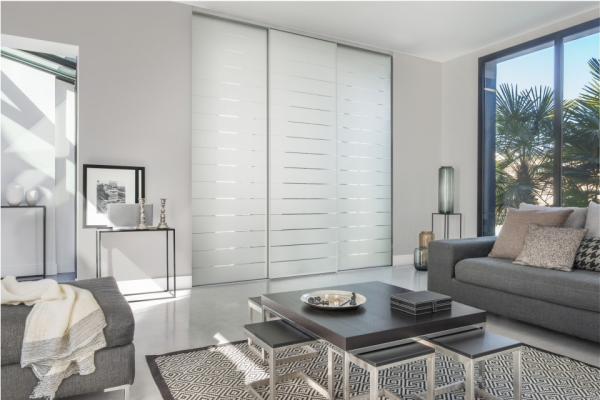 Porte Diva 
Verre Ciselé Laqué Argent - Profil Esquisse Anodisé Gris.